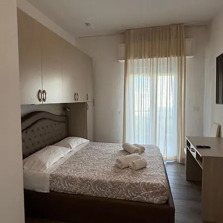 Elsa Otel